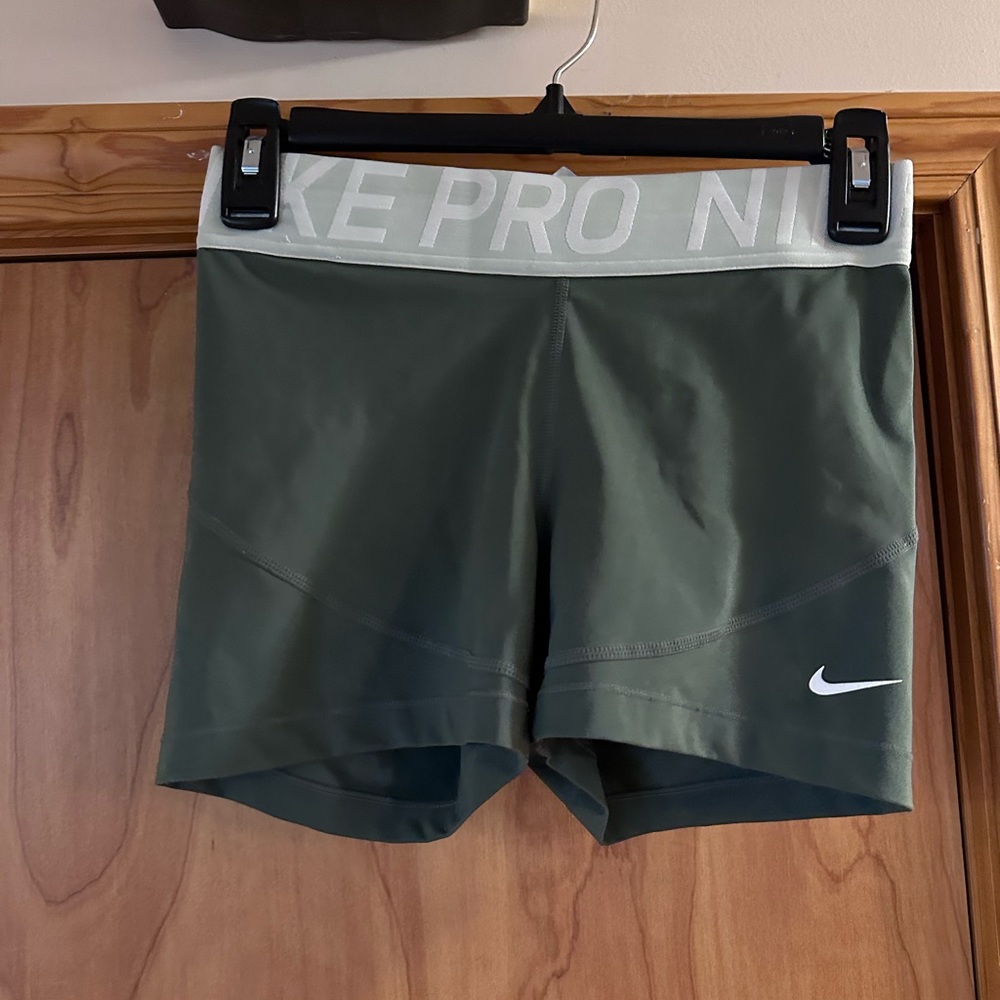 NIKE PRO 3” — Juniper Fog/Pistachio